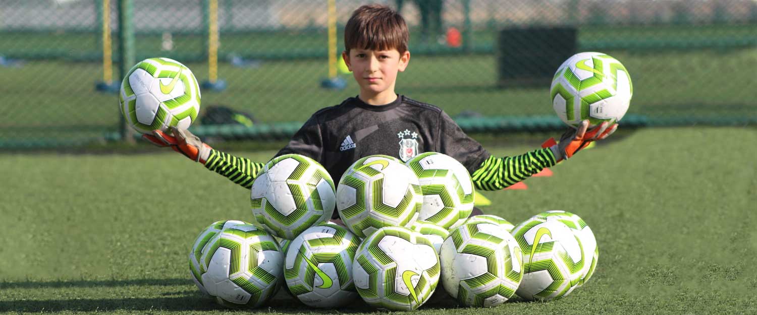 5-15 yaş arası Güz - Beşiktaş jk Gaziantep Futbol Okulu